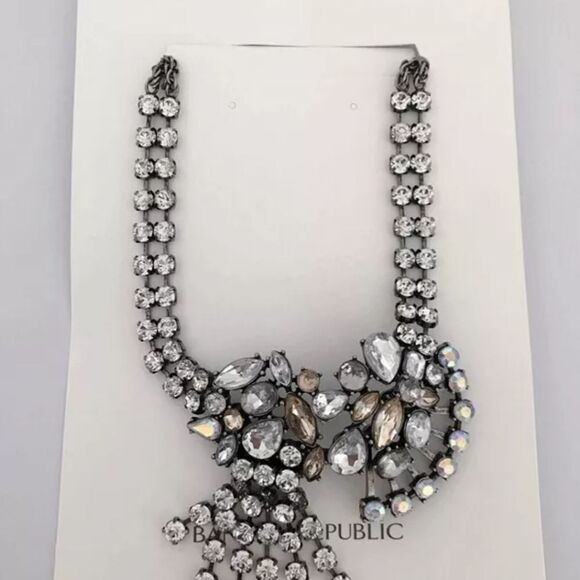BANANA REPUBLIC ANTIQUE SILVER TONE CUT CRYSTAL 19"-21" NECKLACE NWT - Picture 2 of 8